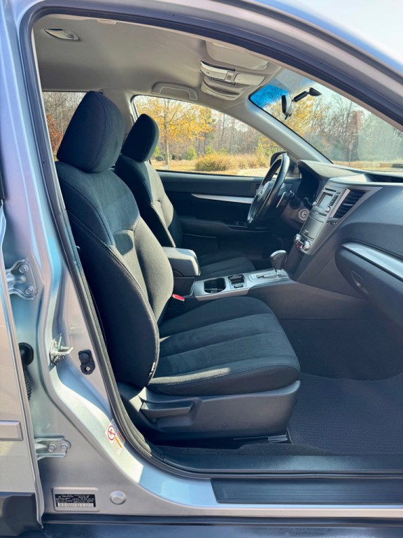 2014 Subaru Outback Image 25