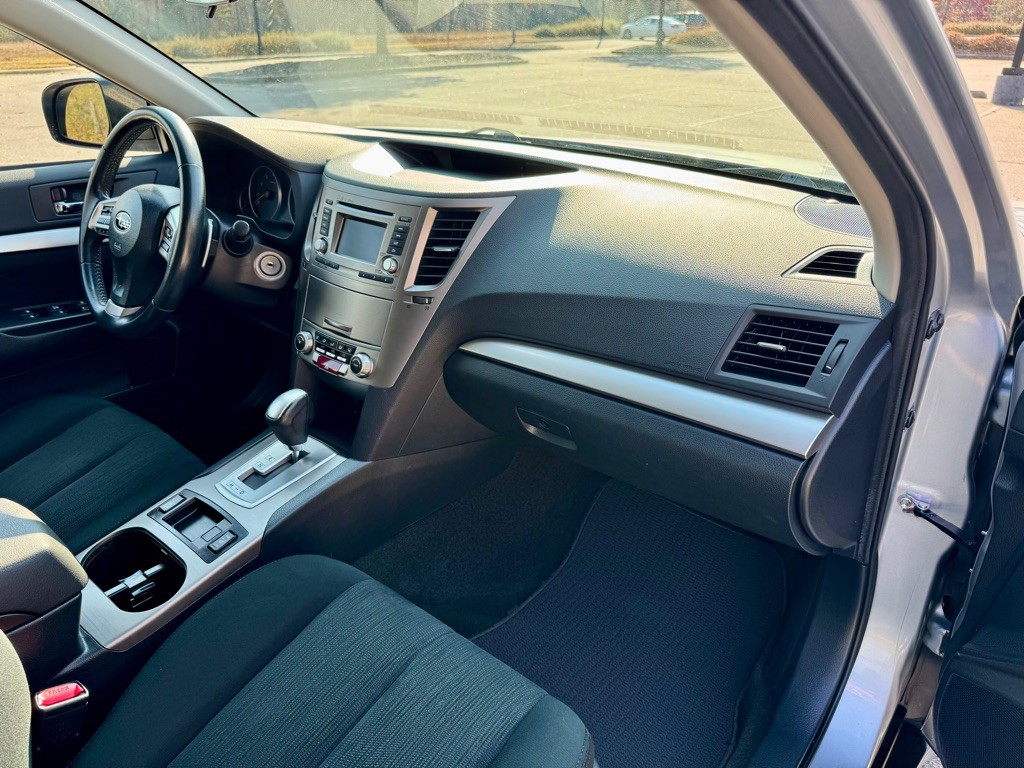 2014 Subaru Outback Image 27