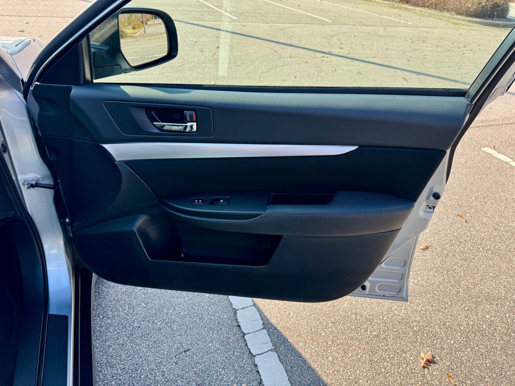 2014 Subaru Outback Image 28