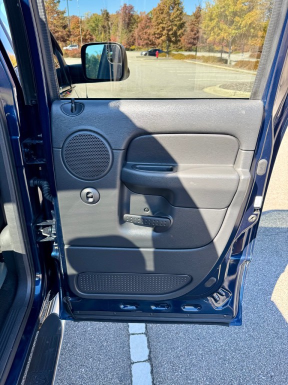 2005 Dodge Ram 2500 Image 24