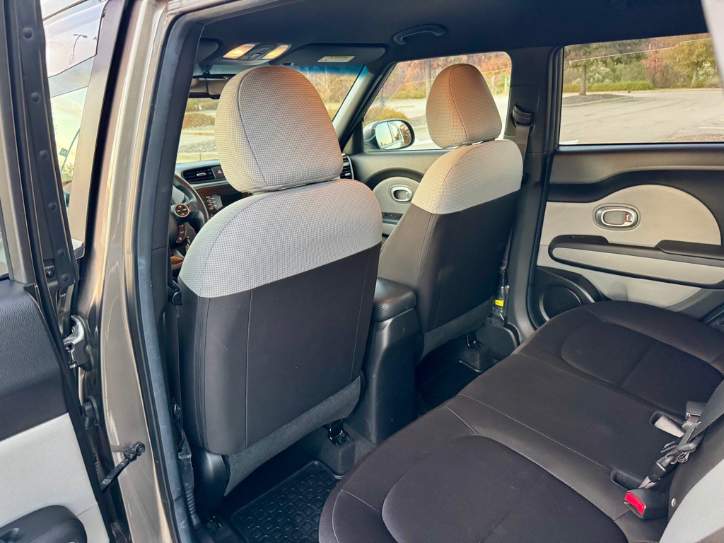 2016 Kia Soul Image 16