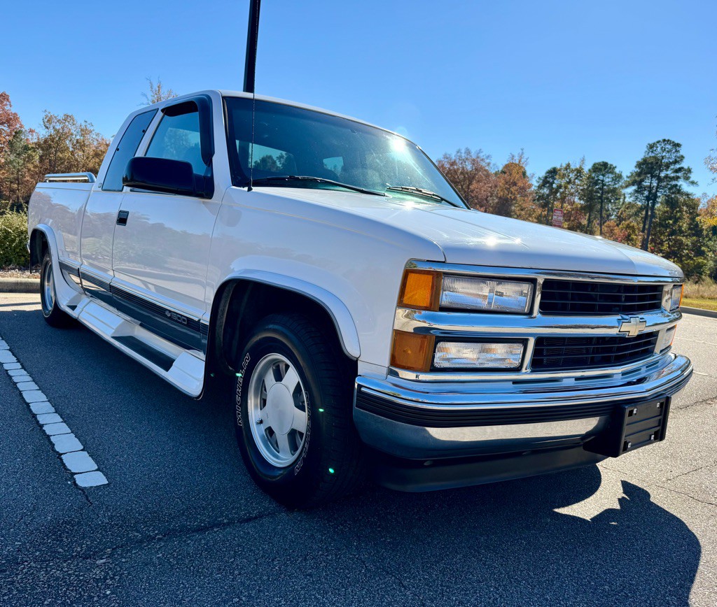 1998 Chevrolet C/K Image 3