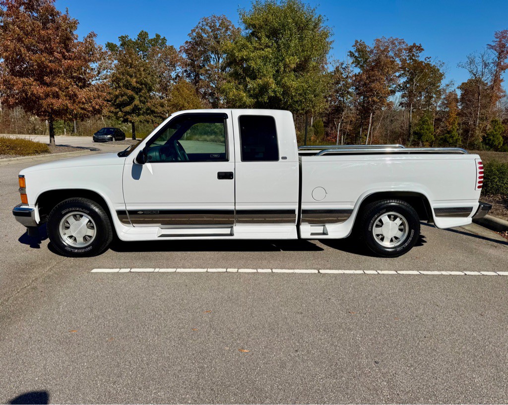 1998 Chevrolet C/K Image 8