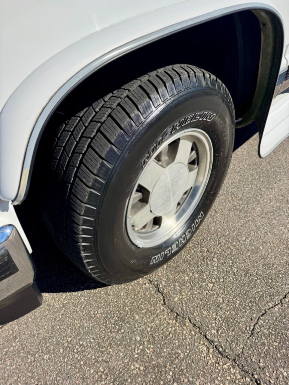 1998 Chevrolet C/K Image 9