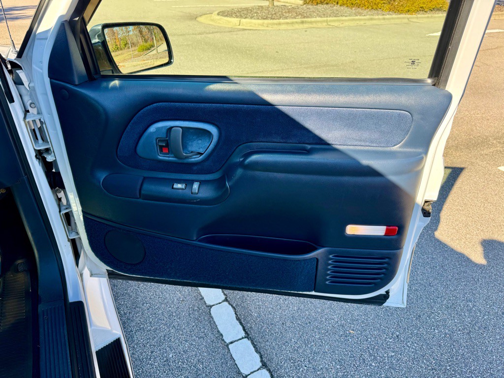 1998 Chevrolet C/K Image 18