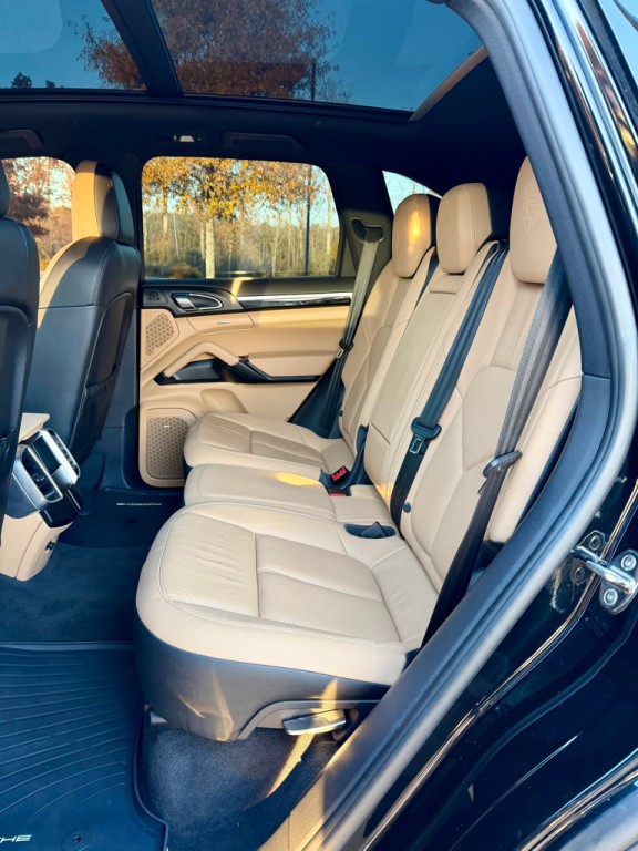 2014 Porsche Cayenne Image 13