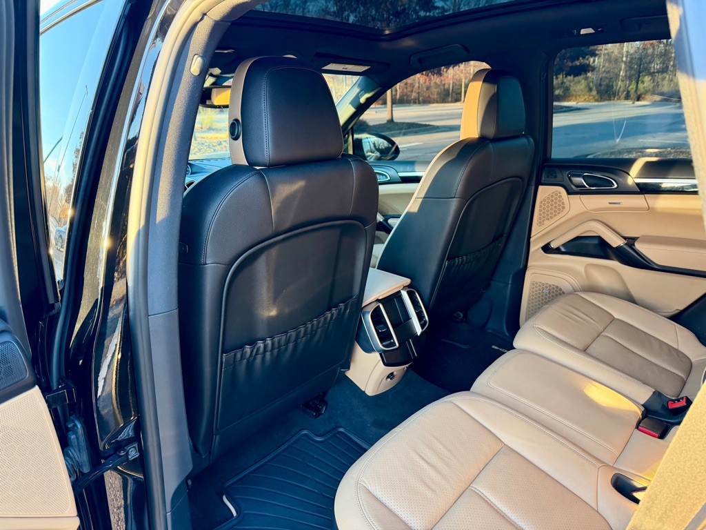 2014 Porsche Cayenne Image 15