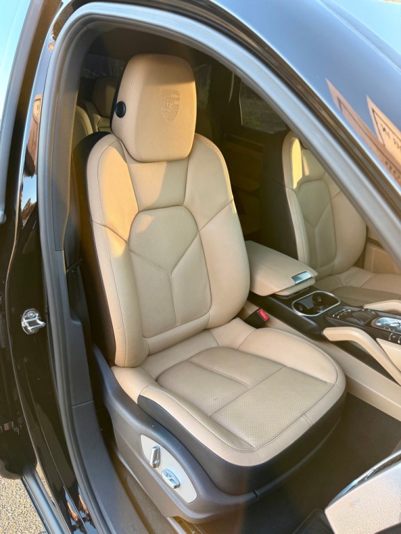 2014 Porsche Cayenne Image 26