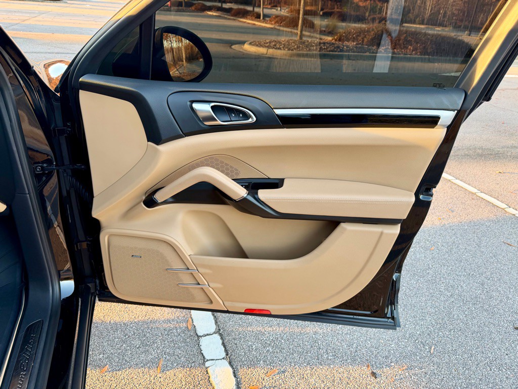 2014 Porsche Cayenne Image 28