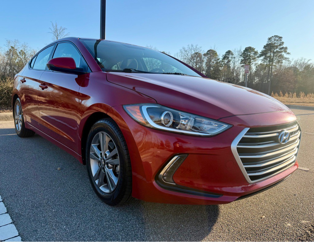 2017 Hyundai Elantra Image 3