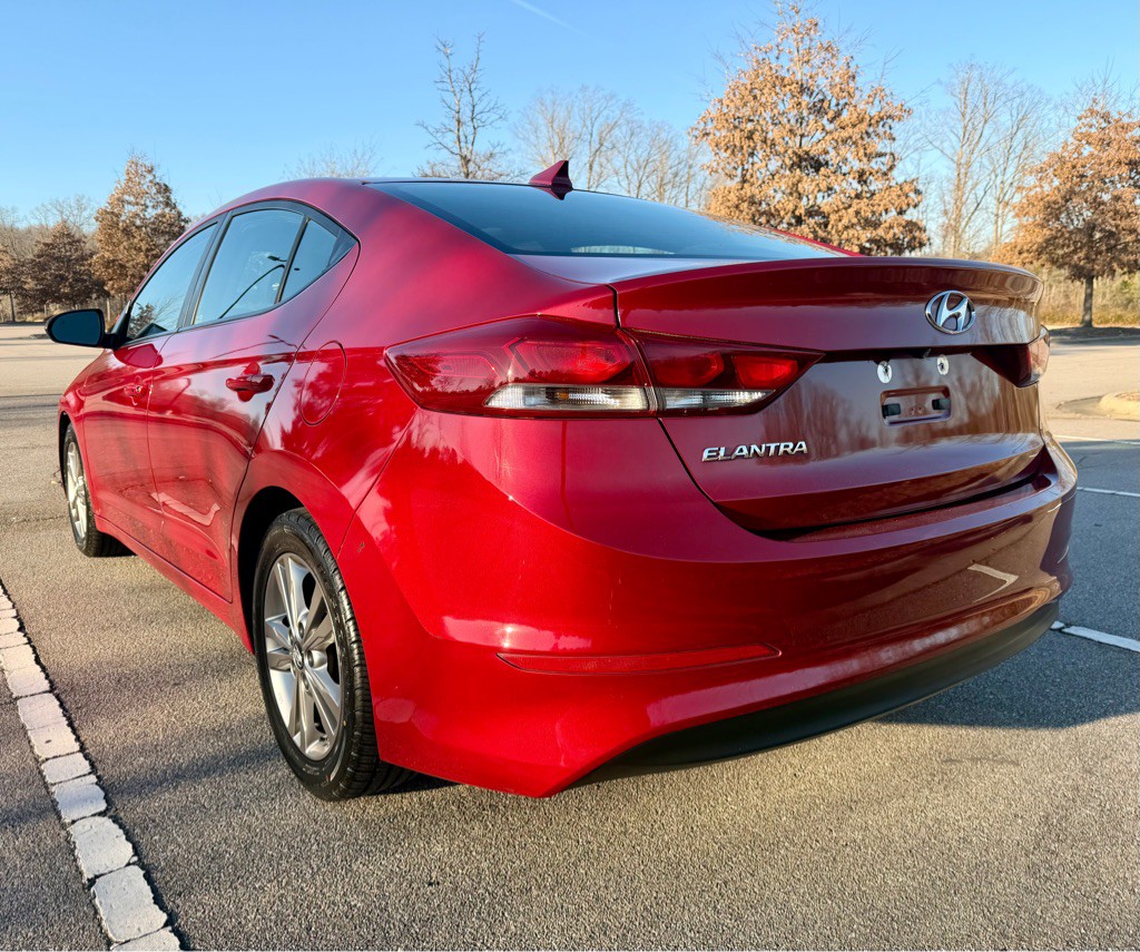 2017 Hyundai Elantra Image 7