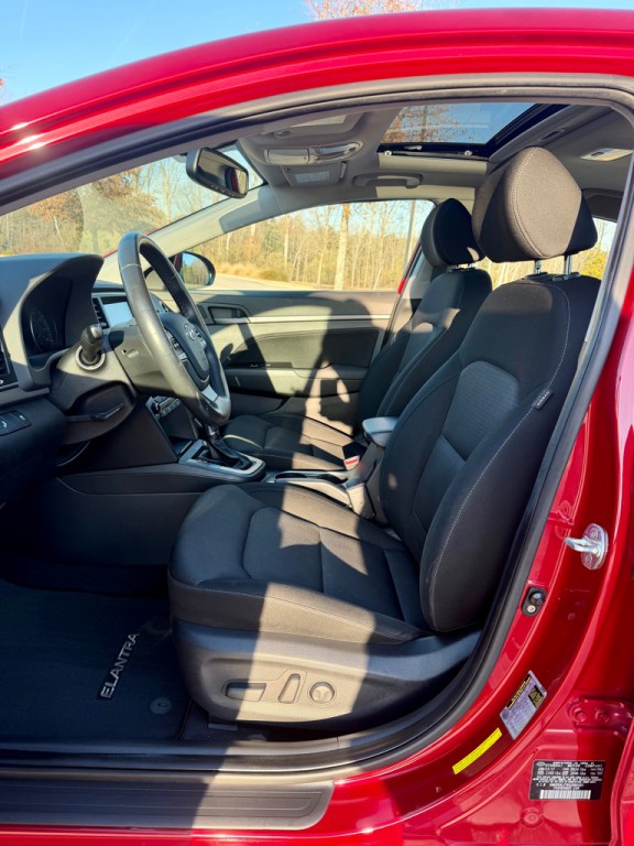 2017 Hyundai Elantra Image 10