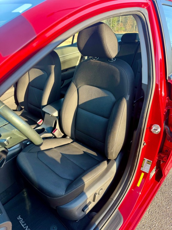 2017 Hyundai Elantra Image 11