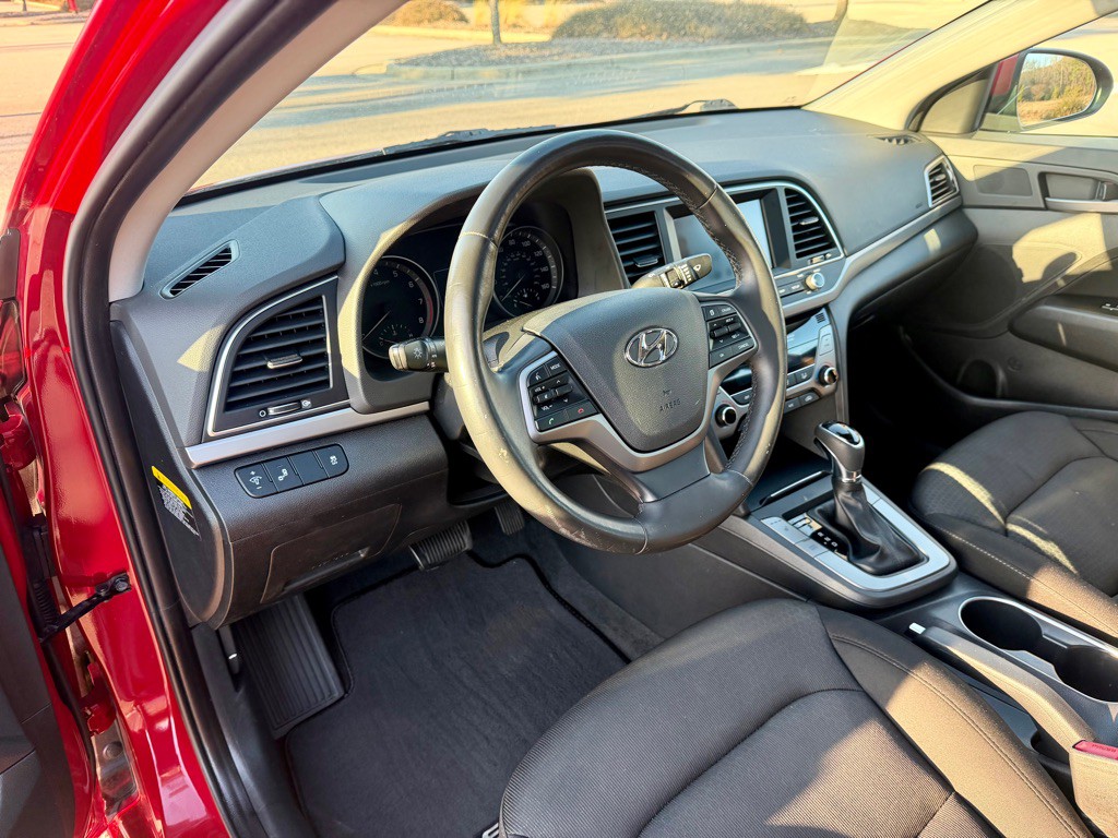 2017 Hyundai Elantra Image 12
