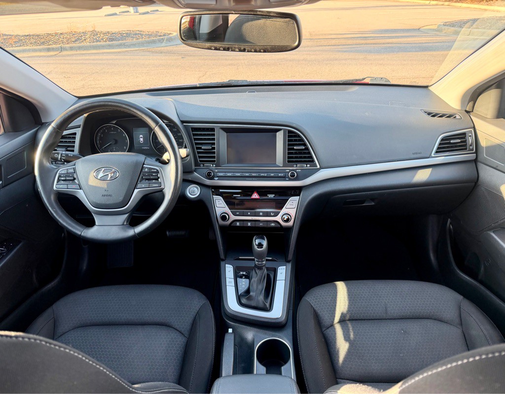 2017 Hyundai Elantra Image 17