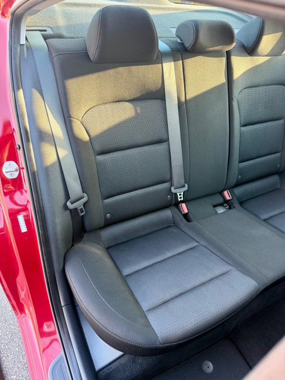 2017 Hyundai Elantra Image 22