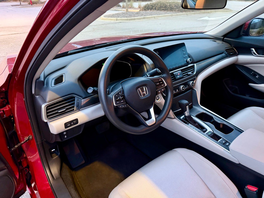 2018 Honda Accord Image 12