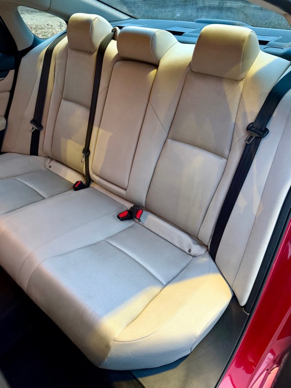 2018 Honda Accord Image 15