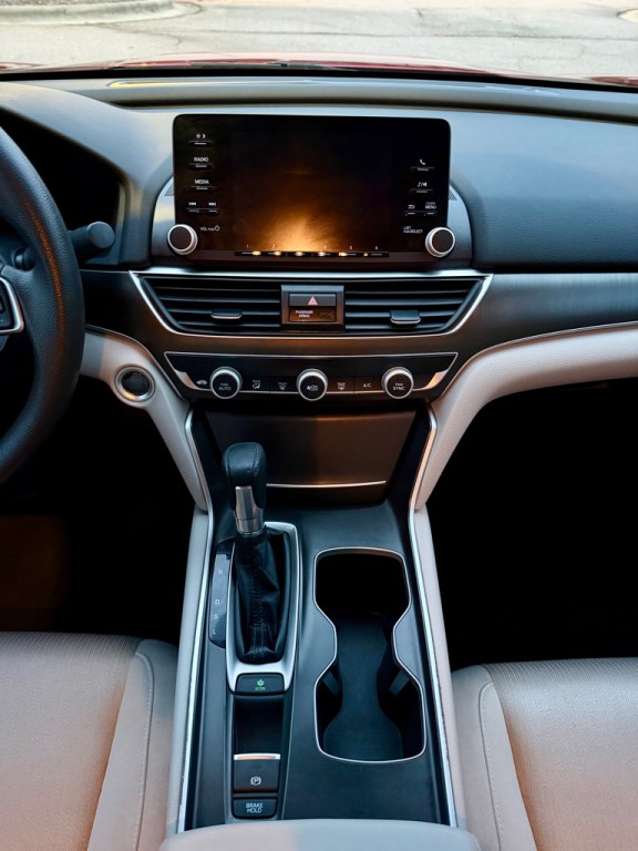 2018 Honda Accord Image 20