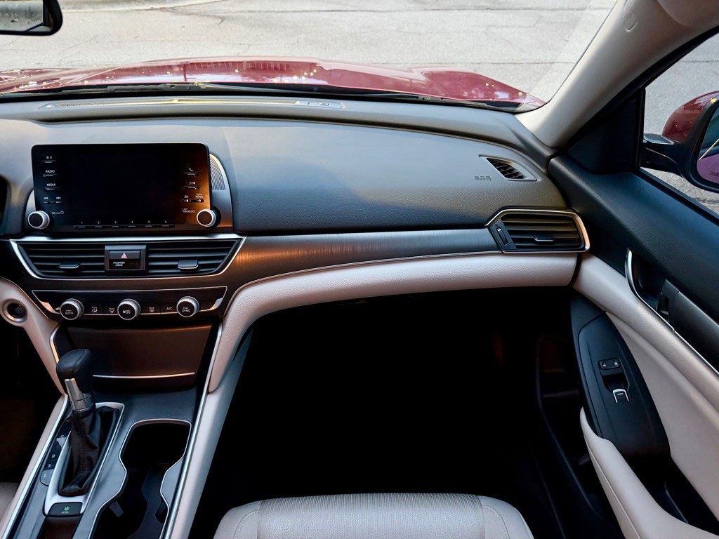 2018 Honda Accord Image 21