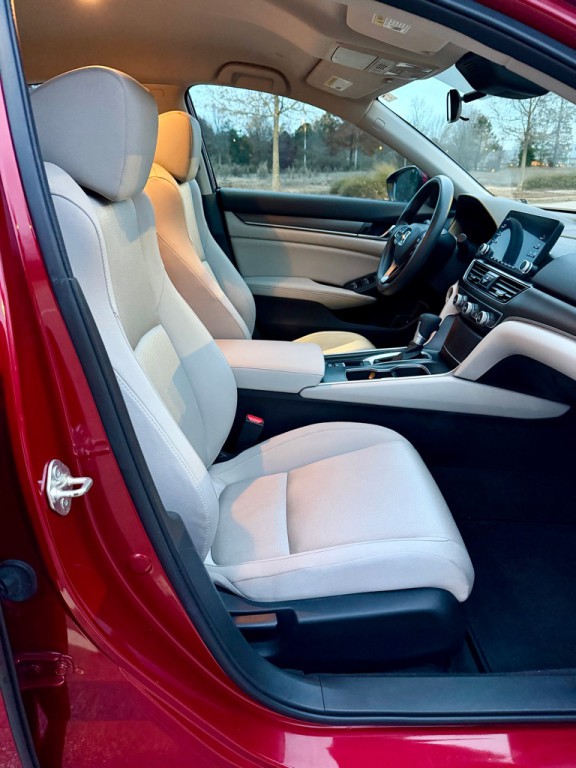 2018 Honda Accord Image 26