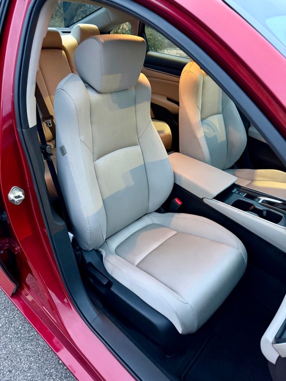 2018 Honda Accord Image 27