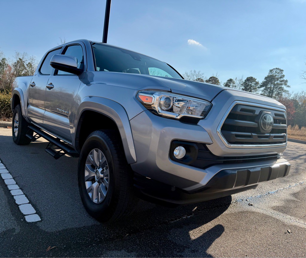 2018 Toyota Tacoma Image 3