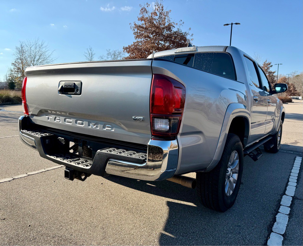 2018 Toyota Tacoma Image 5