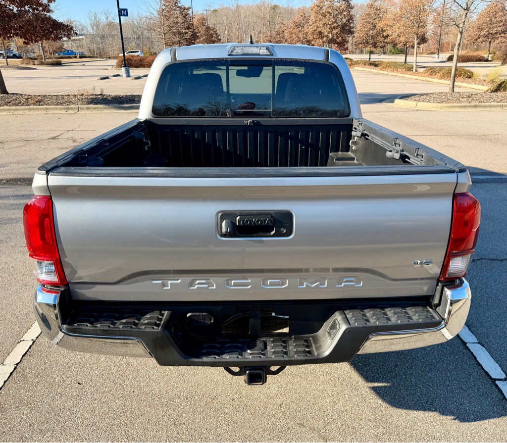 2018 Toyota Tacoma Image 6