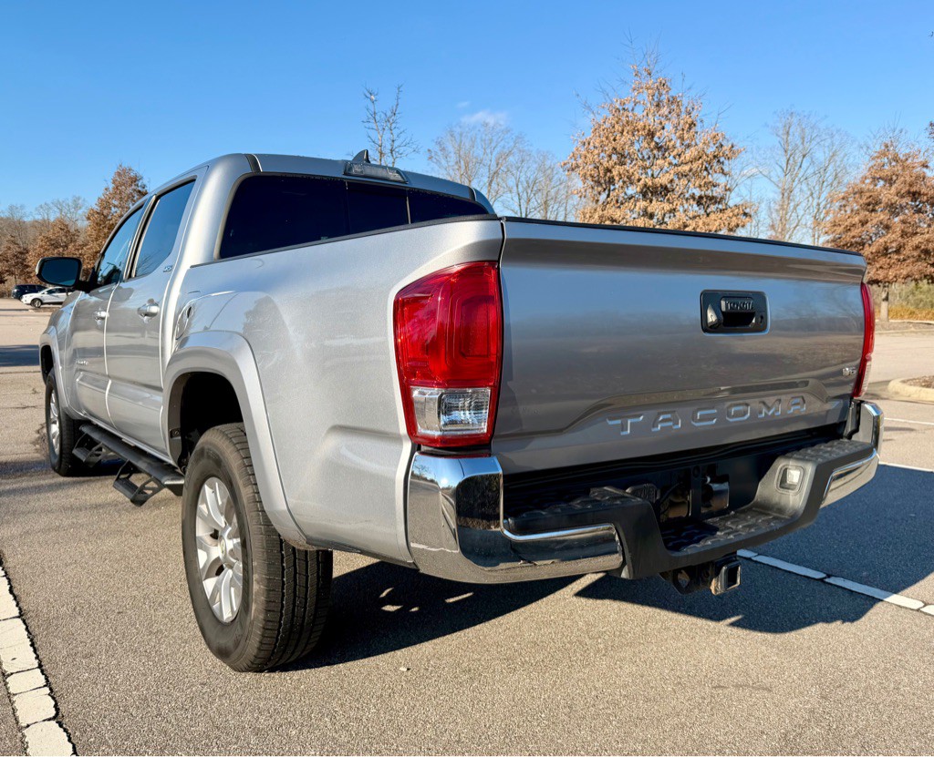 2018 Toyota Tacoma Image 7