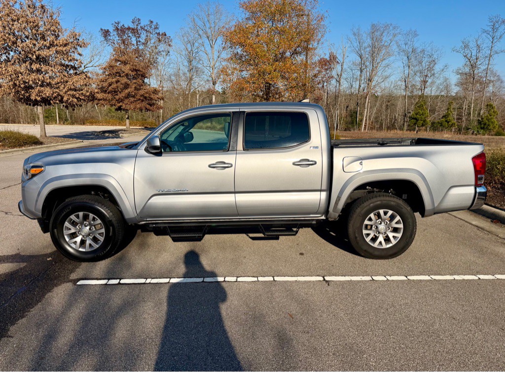 2018 Toyota Tacoma Image 8
