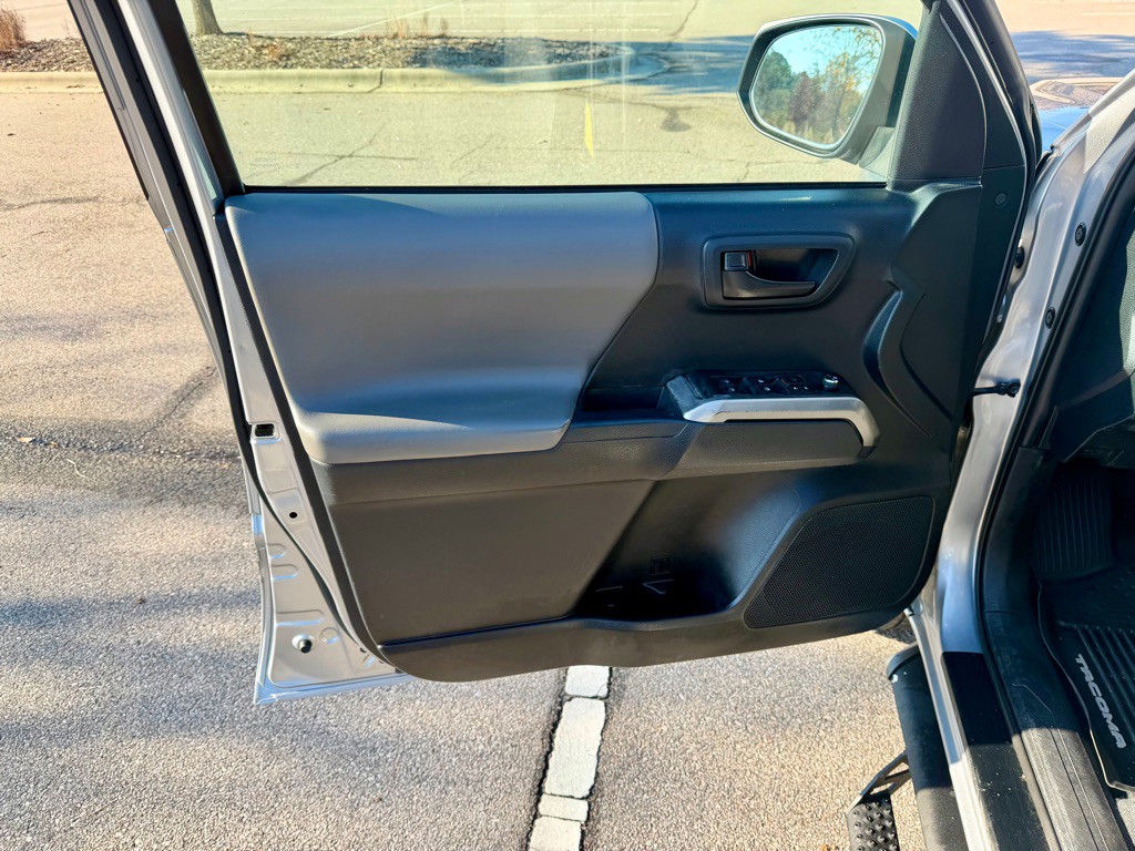 2018 Toyota Tacoma Image 13