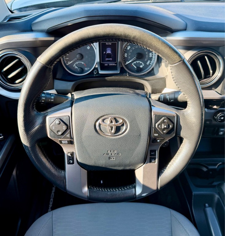 2018 Toyota Tacoma Image 19