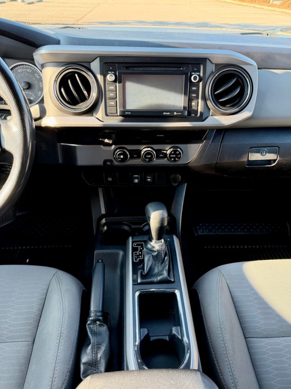 2018 Toyota Tacoma Image 20