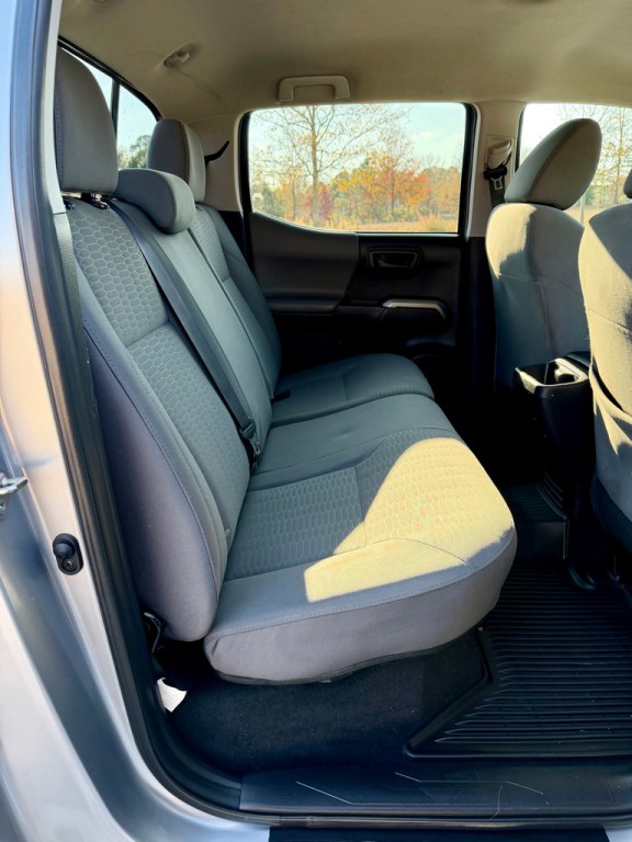 2018 Toyota Tacoma Image 22
