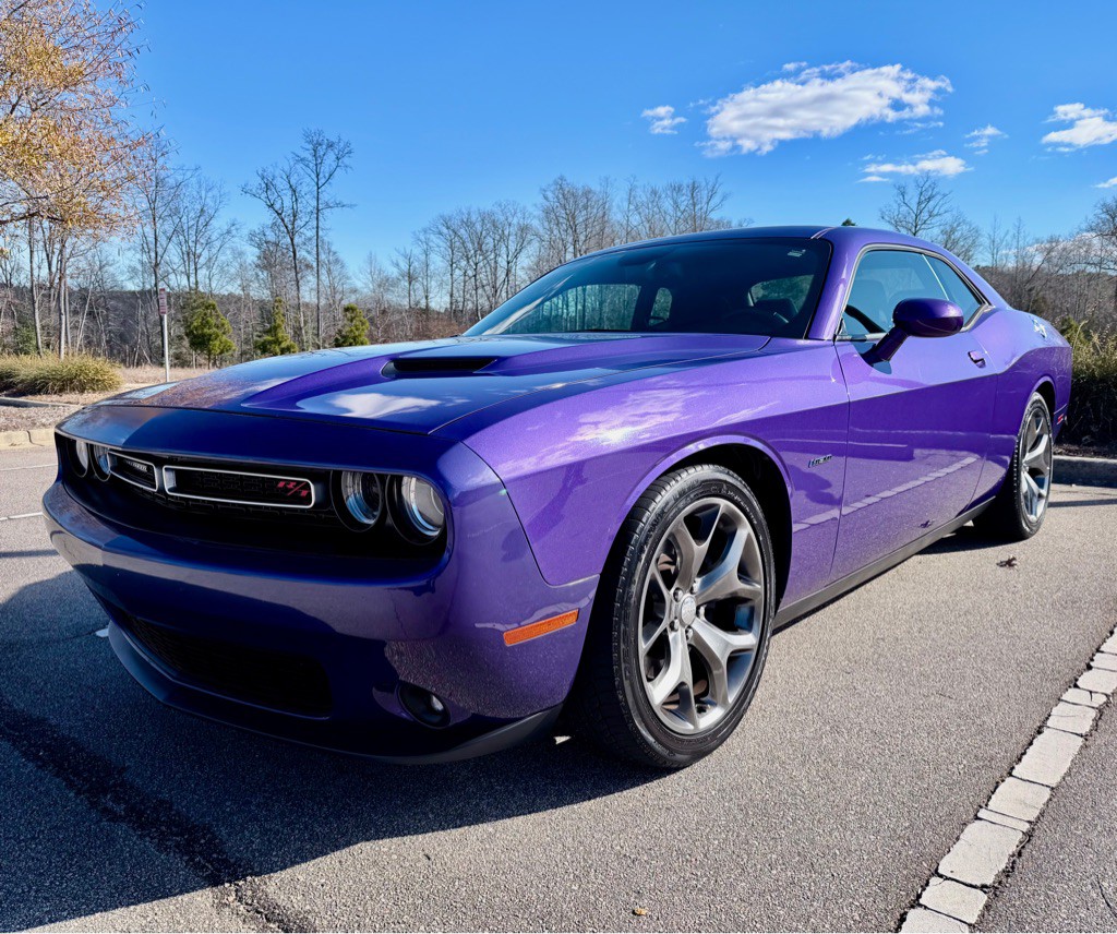 2016 Dodge Challenger Image 1