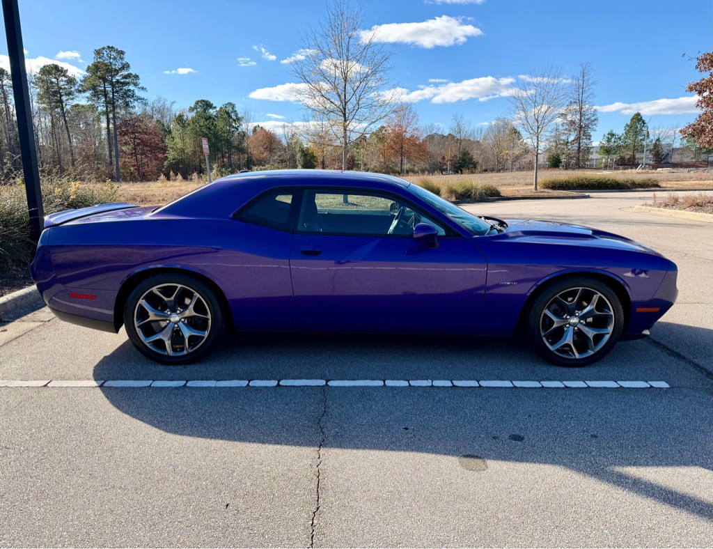 2016 Dodge Challenger Image 3