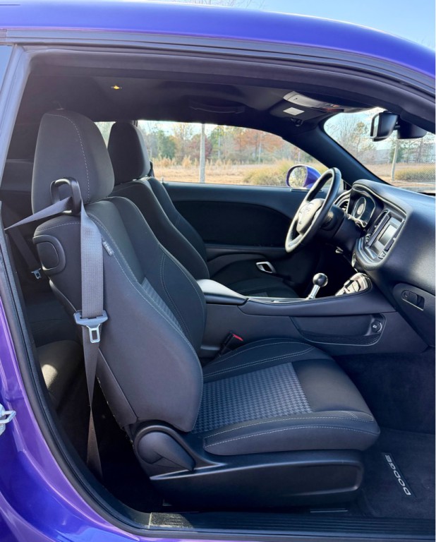 2016 Dodge Challenger Image 13