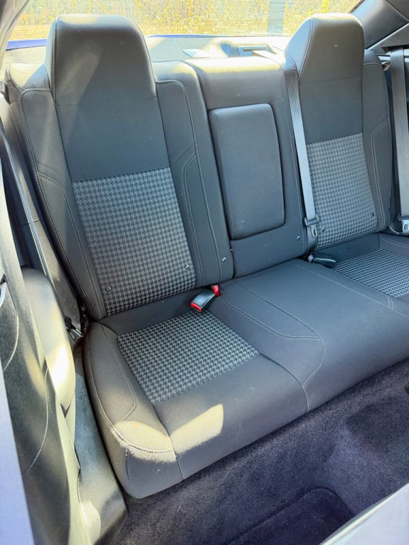 2016 Dodge Challenger Image 16