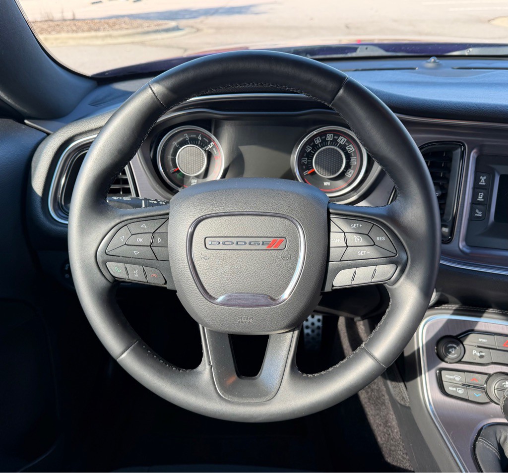 2016 Dodge Challenger Image 19