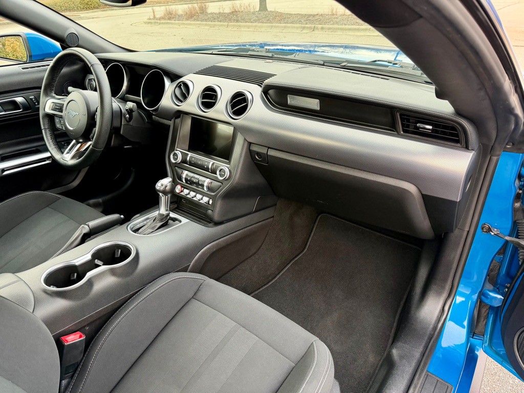 2019 Ford Mustang Image 16