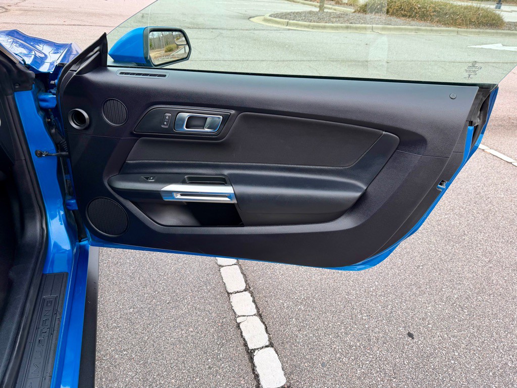 2019 Ford Mustang Image 19