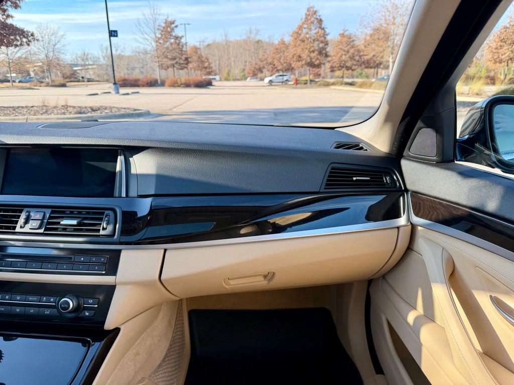 2014 BMW 5 Series Image 21