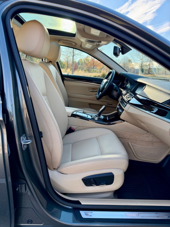 2014 BMW 5 Series Image 26
