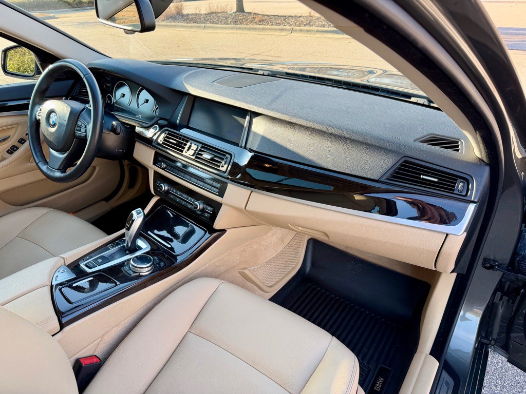 2014 BMW 5 Series Image 28