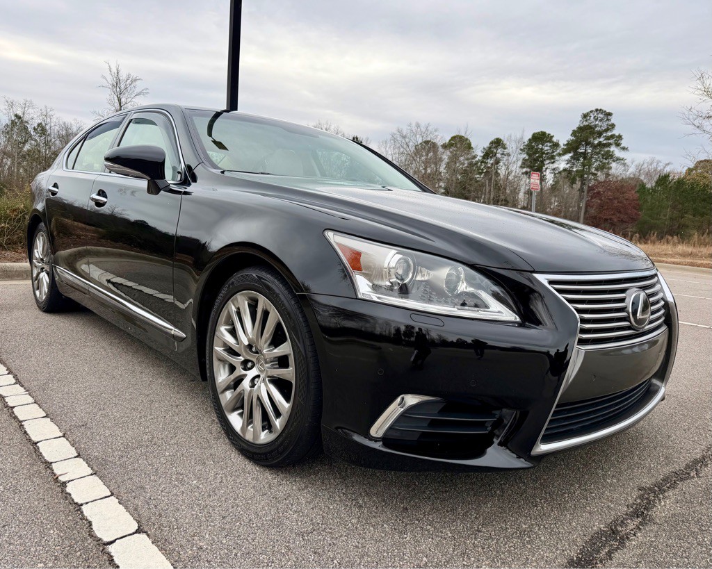 2016 Lexus LS Image 3