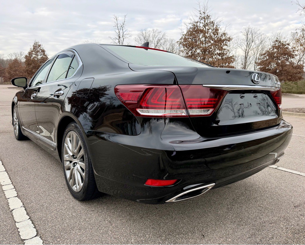 2016 Lexus LS Image 7