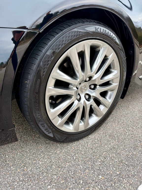 2016 Lexus LS Image 9