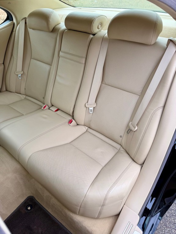 2016 Lexus LS Image 14