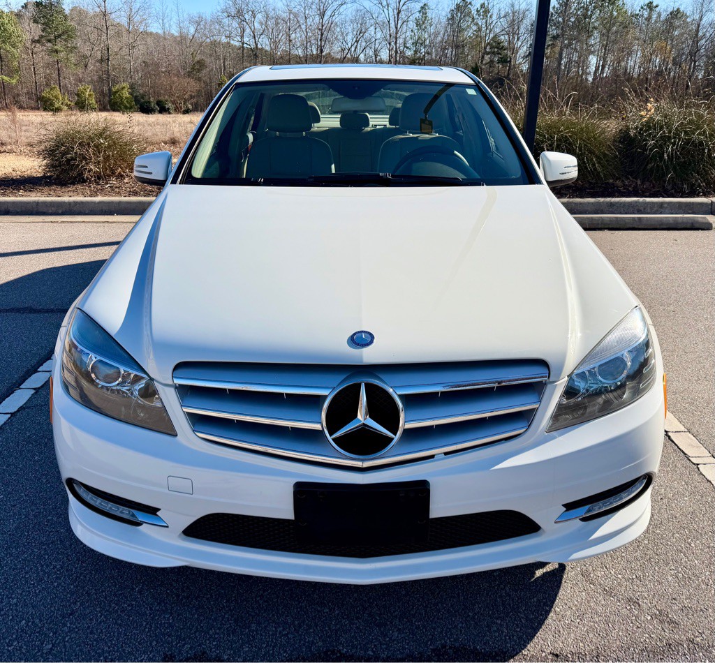 2011 Mercedes-Benz C-Class Image 2